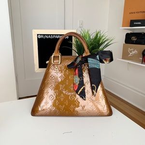 Authentic Louis Vuitton Forsyth